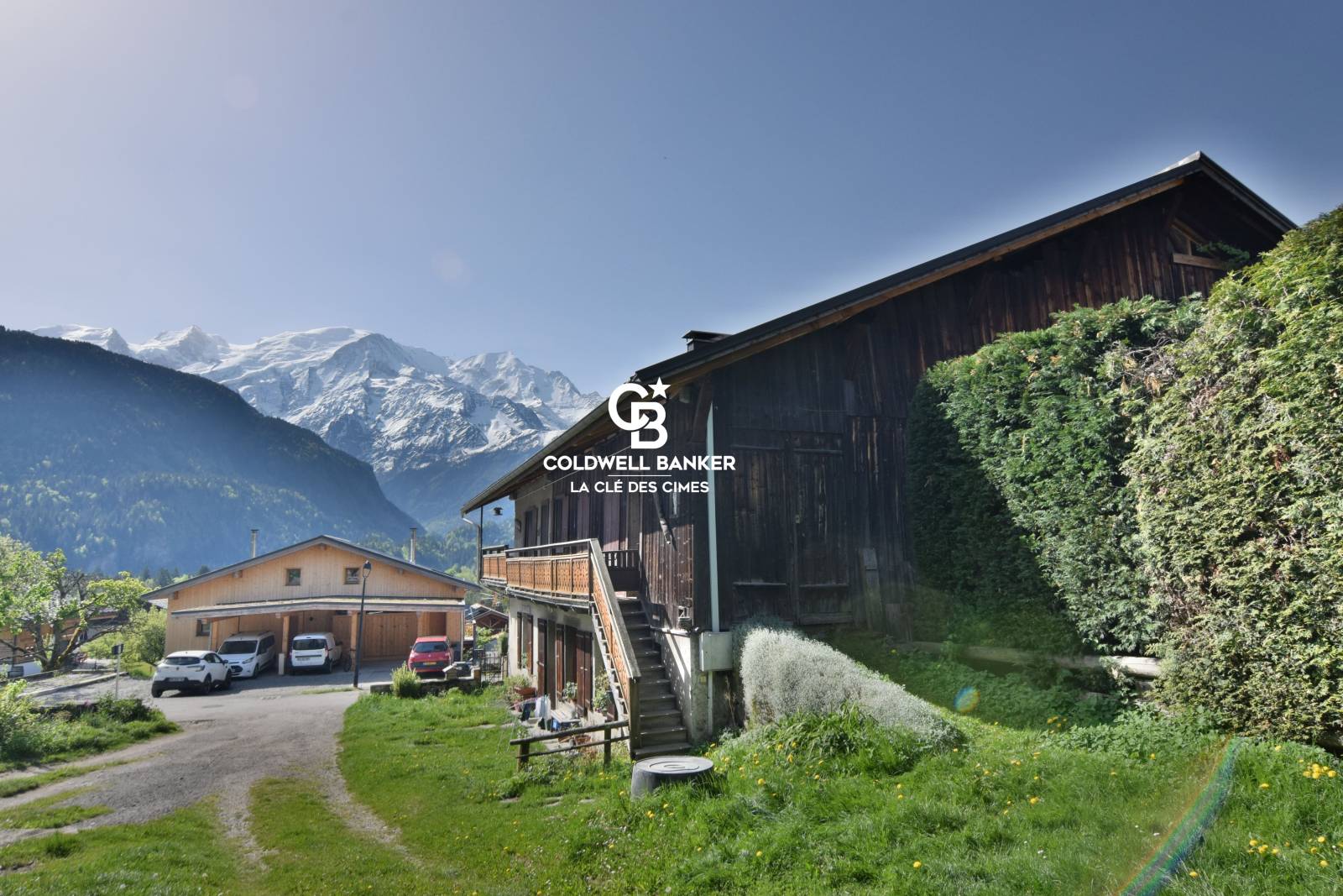 A vendre appartement de type grange à Servoz 74310 d'une grande surface à rénover, dans une petite copropriété