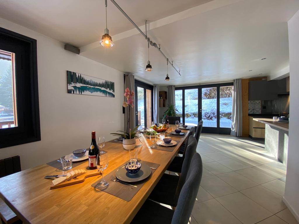 Ensemble immobilier composé de 2 chalets et mazot avec vue montagnes à vendre aux Houches - 74310