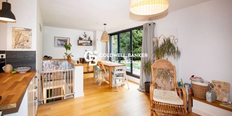 Appartement à vendre 3 pièces avec 2 chambres, en rez de jardin situé aux Houches 74310