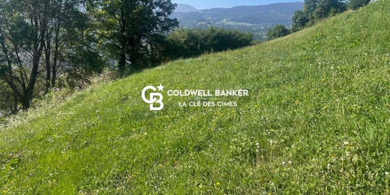 Terrain à vendre en montagne avec vue dégagée