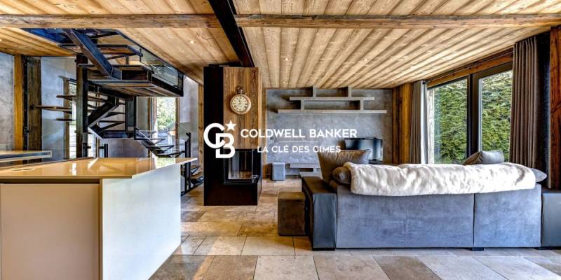 Pièce de vie lumineuse avec vue sur le massif du Mont-Blanc