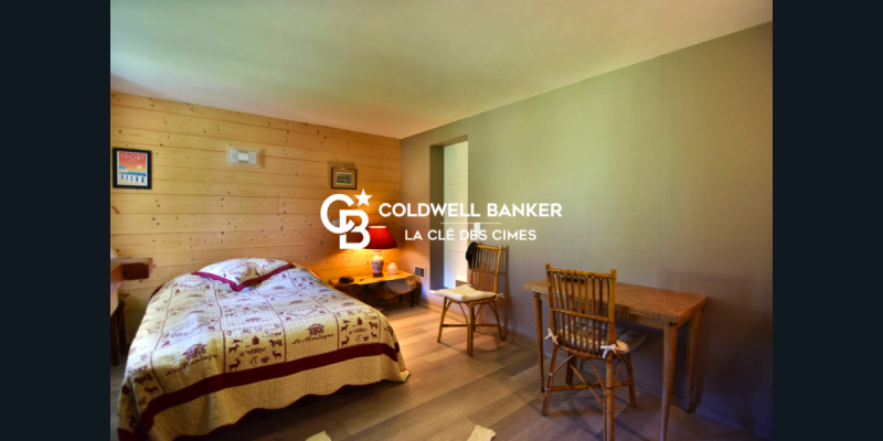 maison avec grande terrasse et jardin à servoz