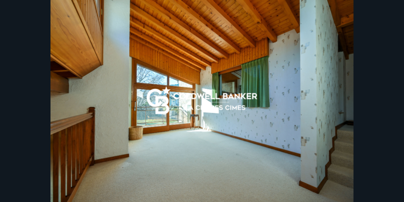 Maison d'architecte à vendre à Sallanches centre ville, de 311m² avec vue magnifique sur le massif du Mont Blanc