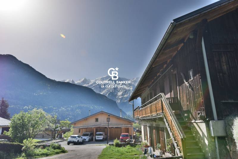 A vendre appartement de type grange à Servoz 74310 d'une grande surface à rénover, dans une petite copropriété