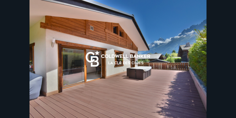 Chalet à vendre 8 pièces de 250m² avec vue Mont-Blanc à vendre aux Houches, sur un terrain de 686m²