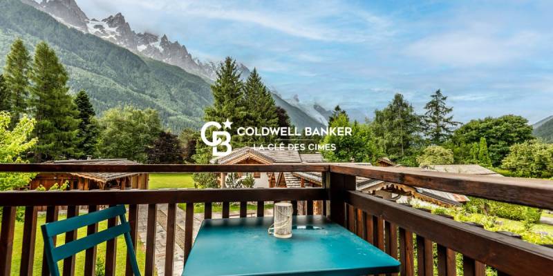 Vue dégagée sur les Aiguilles de Chamonix et le Mont Blanc